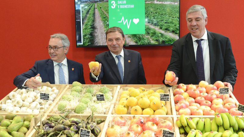 gobmapa's tweet photo. ✅ El ministro @LuisPlanas subraya las oportunidades de la nueva Política #Agraria Común (#PAC) para el sector de las #frutas y #hortalizas

🍇🍌🍋🍏🥦🍅 🥬 🍆 🍐🍑 

📌 Hoy, en la inauguración de la Feria @FruitAttraction 

https://t.co/eXtZJGP6cG https://t.co/5XS6649IVx