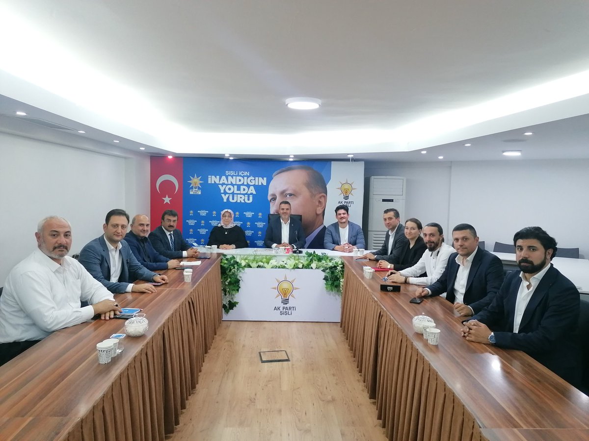 Gokhan_Yuksel37's tweet photo. Haftalık olağan İlçe Yürütme Kurulu Toplantımızı gerçekleştirdik.

@osmannnurika
@ismet_ozturk https://t.co/oBUdWqQkEv