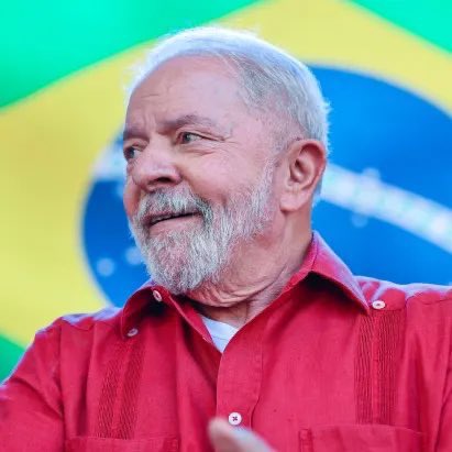 poptime's tweet photo. 🚨 URGENTE: Equipe de Lula está avaliando exibir vídeo de Bolsonaro na maçonaria durante campanha eleitoral, informa a Folha. https://t.co/MrDHvHSchr