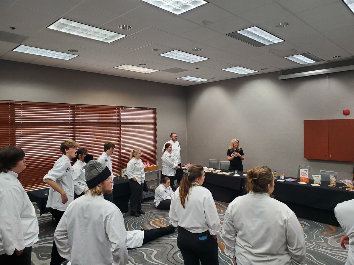 AmericanAgNet's tweet photo. 2022 North Dakota Soy Nutrition Workshop and Farm Tour sponsored by the North Dakota Soybean Council https://t.co/6YVdf5VIvn