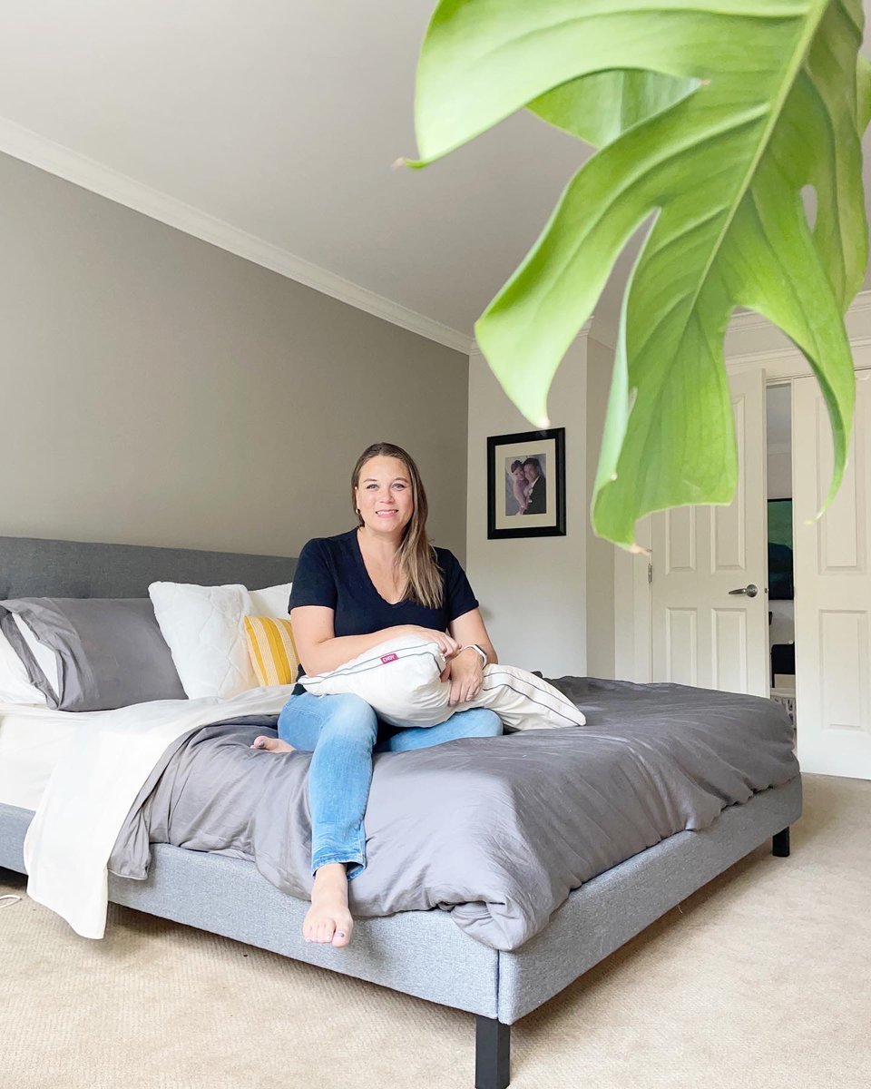 MyFamilyStuff's tweet photo. I'm so in LOVE with my new @Endy upholstered bed frame. It's made in Canada, has a 5 year warranty and looks great in my room. (ad)

Get yours now: https://t.co/AUpHlHXeZL 

#EndyPartner #MyEndyHome https://t.co/3HvtIXXftA