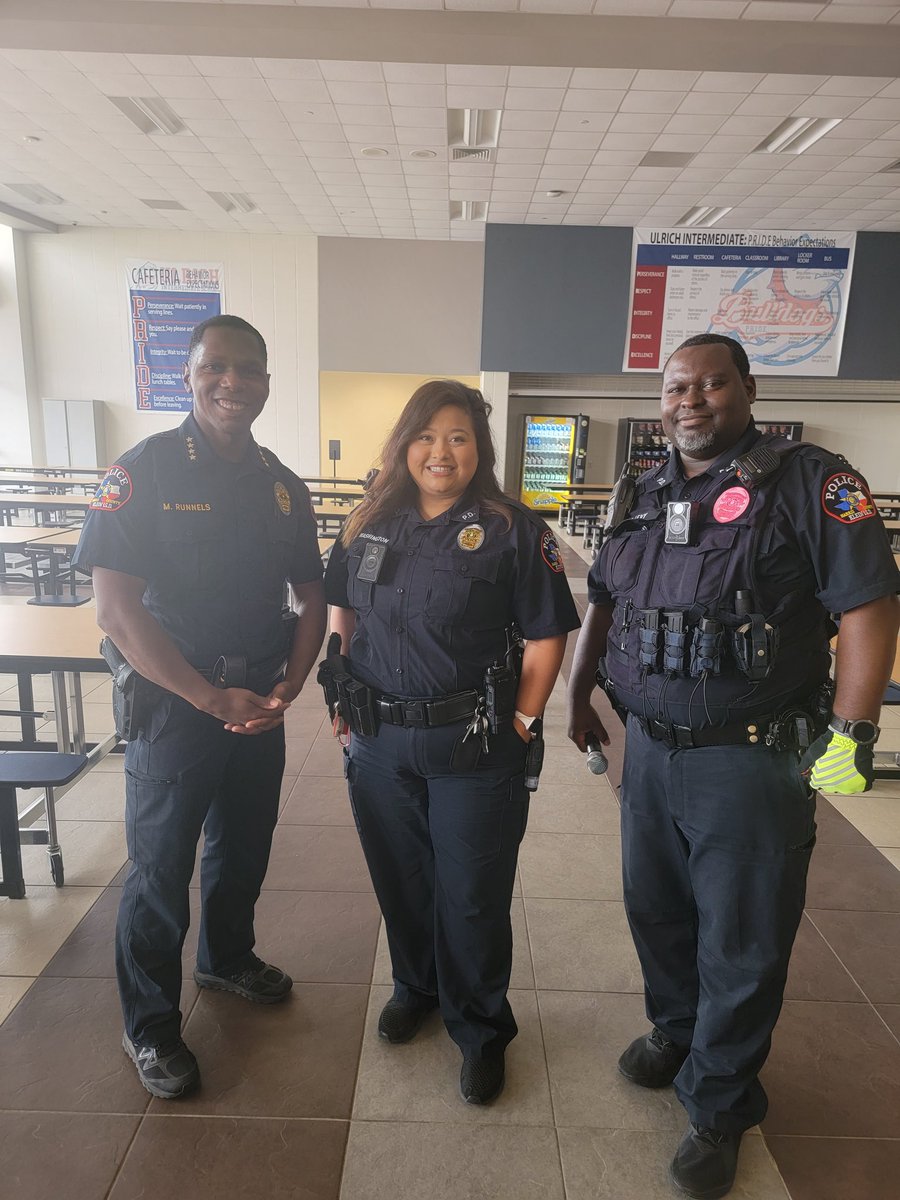 UlrichKISD's tweet photo. Thank you @kleinisdpd for keeping safety first!
#keepkleinsafe https://t.co/63au7nKPaG