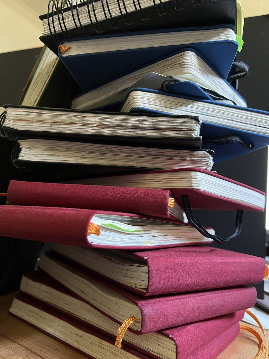 Fahmikhan's tweet image. What’s your go to for your creativity survival? #creativityprocess #creativity #visualjournaling