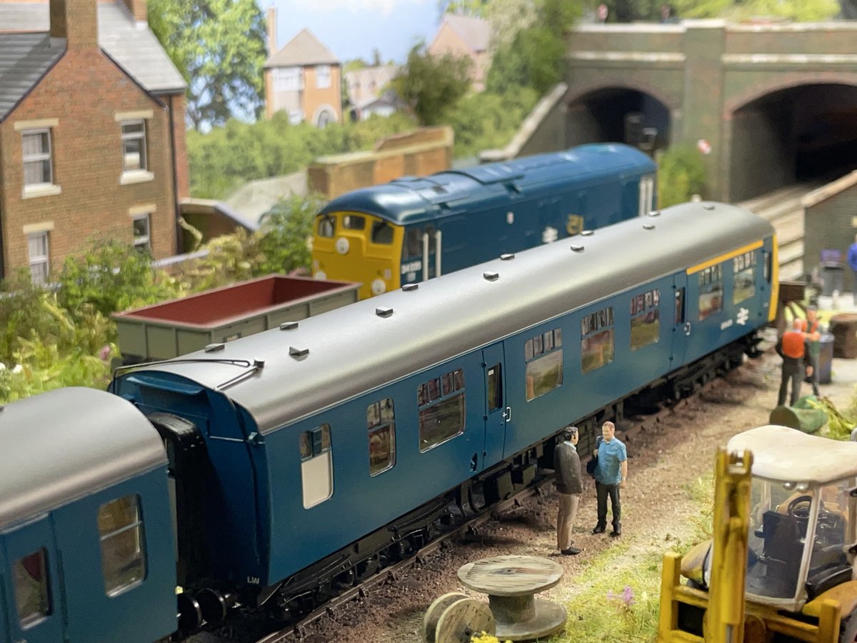 N_Amberfield's tweet photo. A welcome addition to Whisby Road arrived in the post today #EasternRegion DCC on board version, brand new never been run #OOGauge #Cravens #Class105 https://t.co/i3wTsAXbRZ