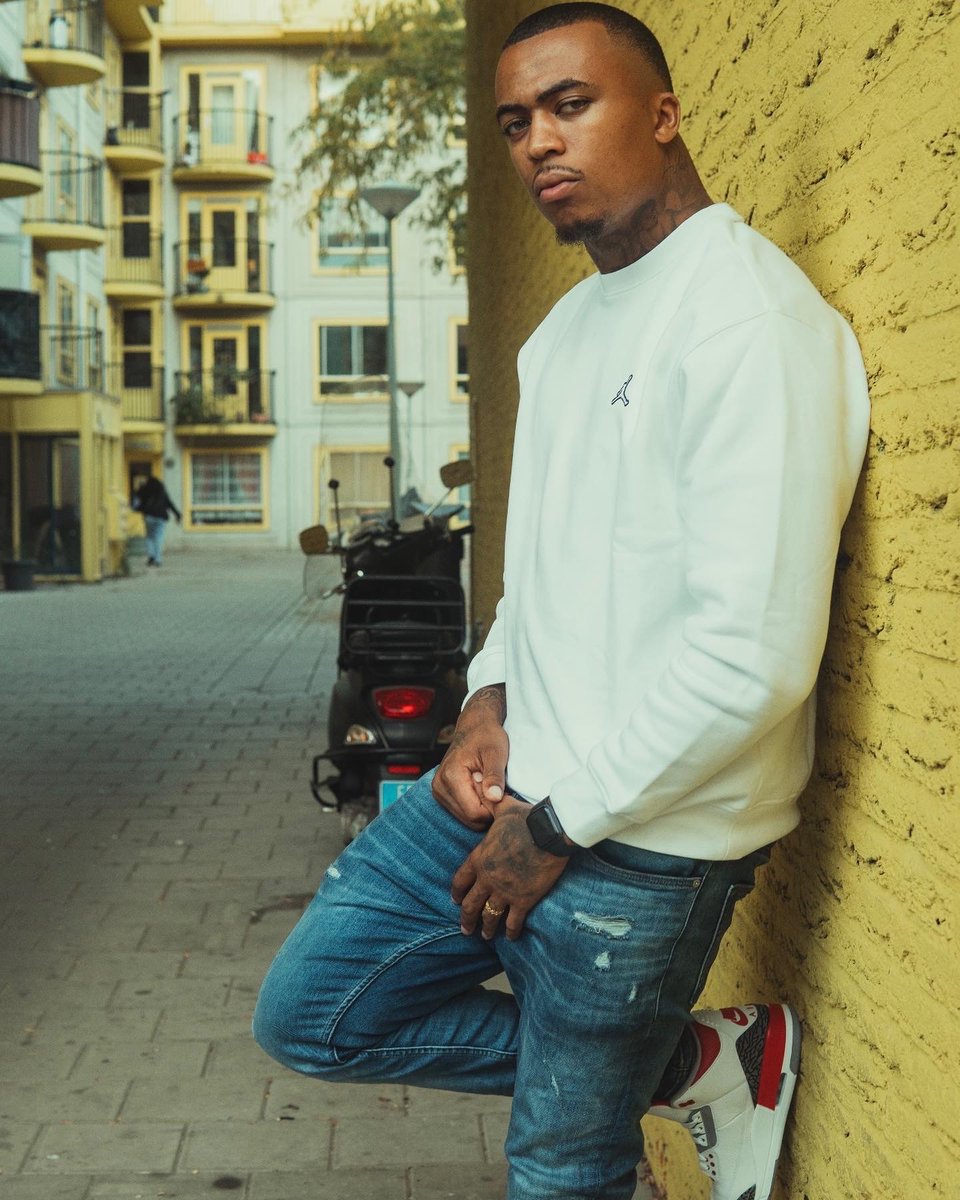 . (@dveuhh) on Twitter photo 