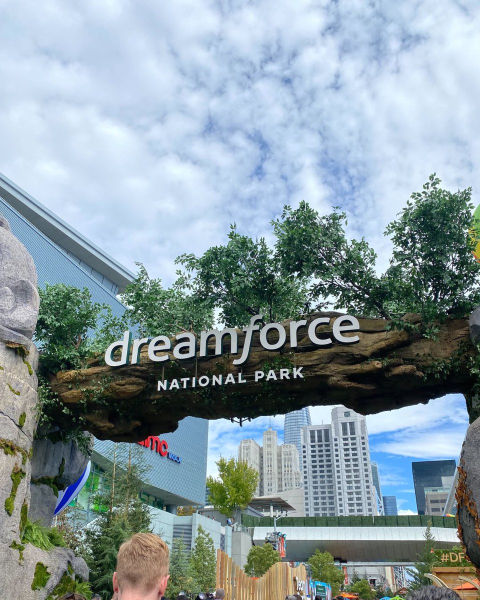 TractionRec's tweet photo. Festivities may have come to an end on #DF22,  but we are still reminiscing some solid moments. Thank you for the amazing event Salesforce, until next time! 👏🏼 https://t.co/R0oM2rkvxr