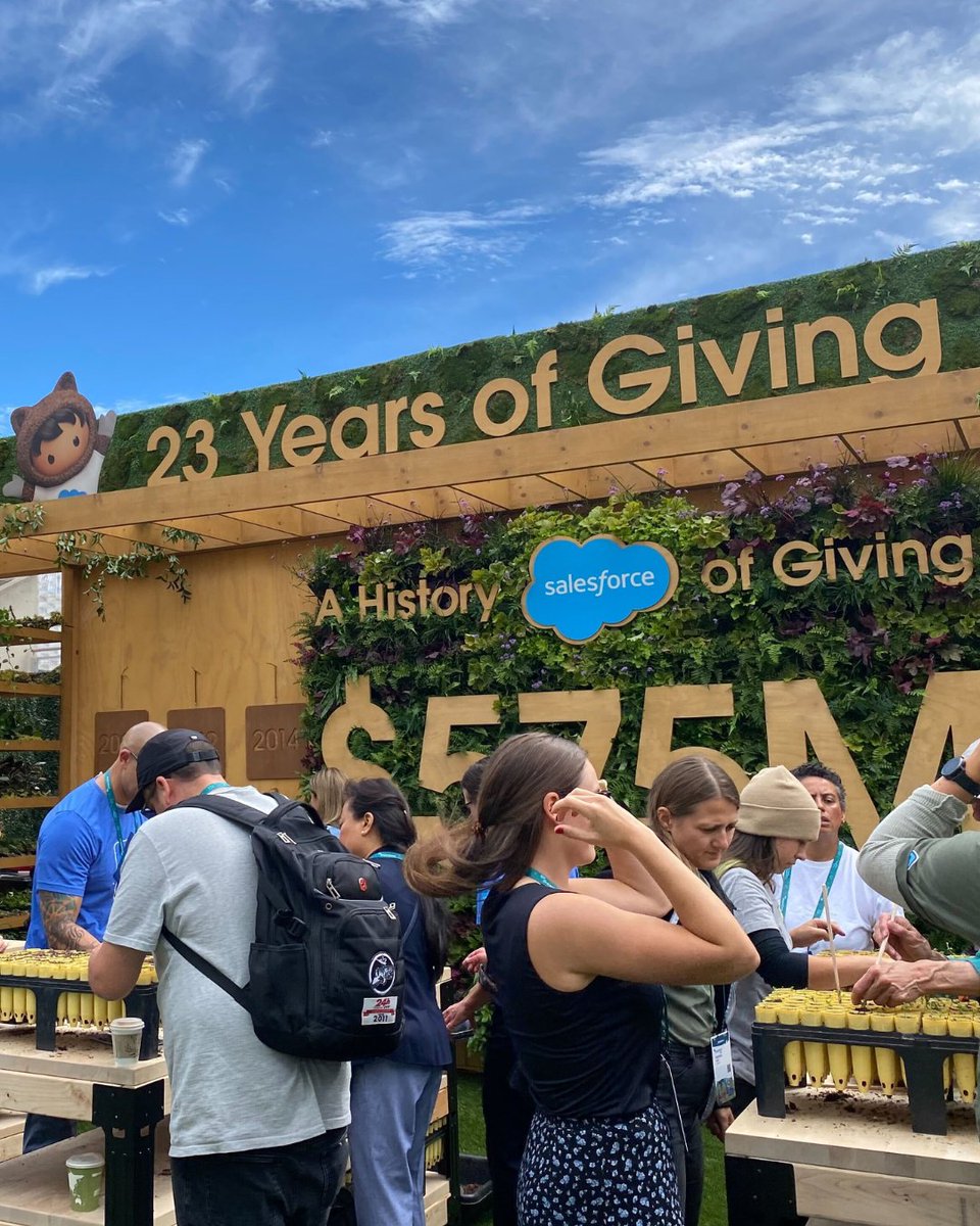 TractionRec's tweet photo. Festivities may have come to an end on #DF22,  but we are still reminiscing some solid moments. Thank you for the amazing event Salesforce, until next time! 👏🏼 https://t.co/R0oM2rkvxr