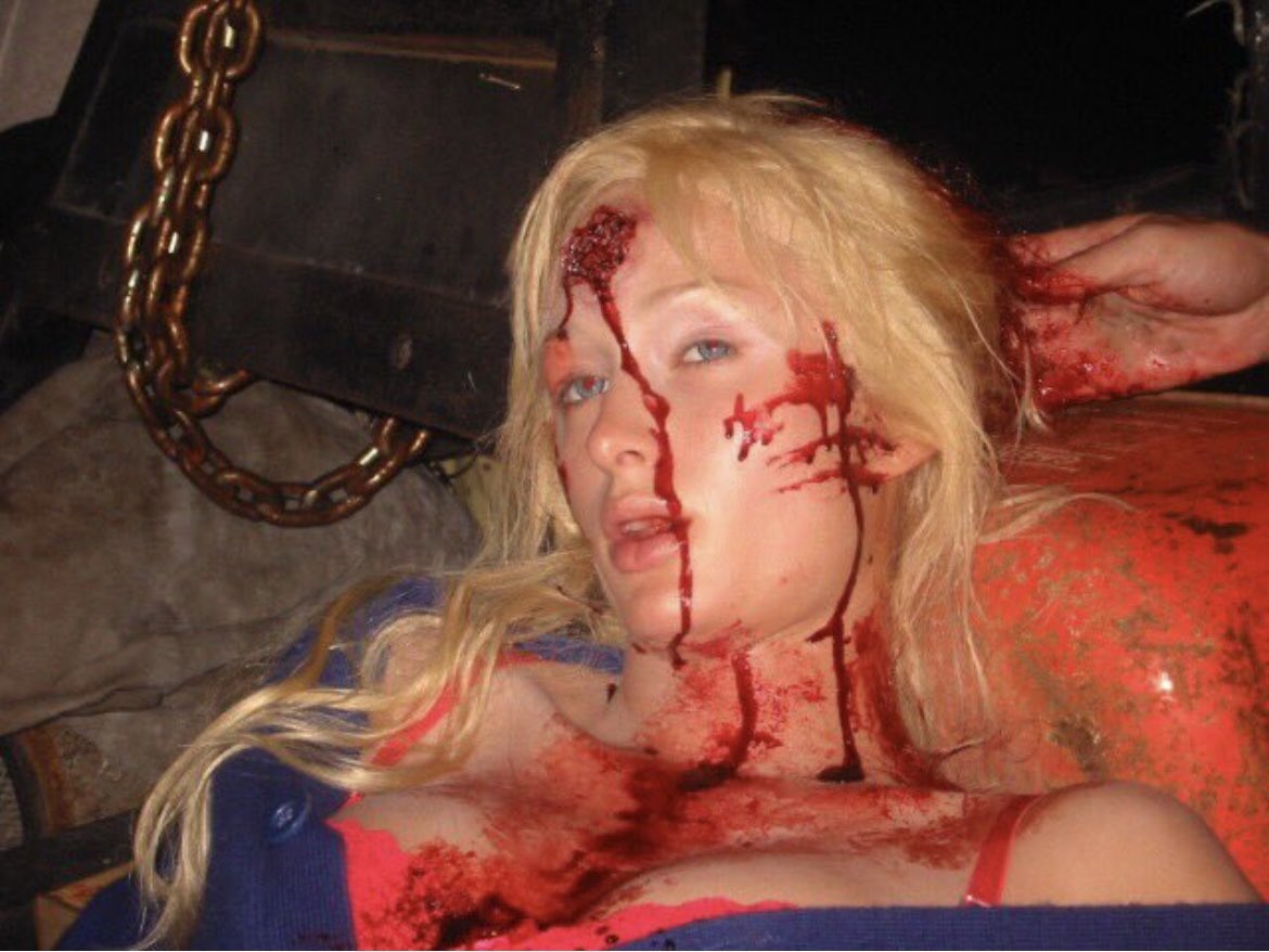 lohanisgod's tweet photo. paris hilton in house of wax, 2005 https://t.co/Eyf5RguHfx