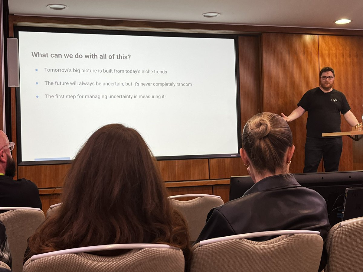 SoberLeprechaun's tweet photo. “The future will always be uncertain, but it’s never completely random.” A reassuring moment in a break-neck speed sector. Great talk from Product Director, Paul Siegel @Brandwatch #BWMasterclassUK https://t.co/yU9TRUAVey