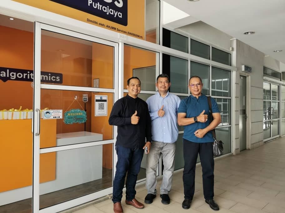 PAlgorithmics's tweet image. Digital literacy Masterclass!!!!
In the modern era, knowing the ways around computers and AI is the key to a better life and therefore at Algorithmics Putrajaya we provide the learning possibilities for different age groups.
For more information Visit: putrajaya.alg.academy