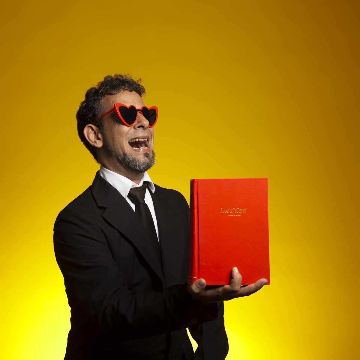 Did you know that many members of the #NFT community are part of the Cryptocubans? 🤔

In this thread we show you some of them👇🏻😁

Our great friend and musician <a href="/ErnestCisneros1/">Ernesto Cisneros</a> one of the most admired members of the Cuban community by all. 🎹