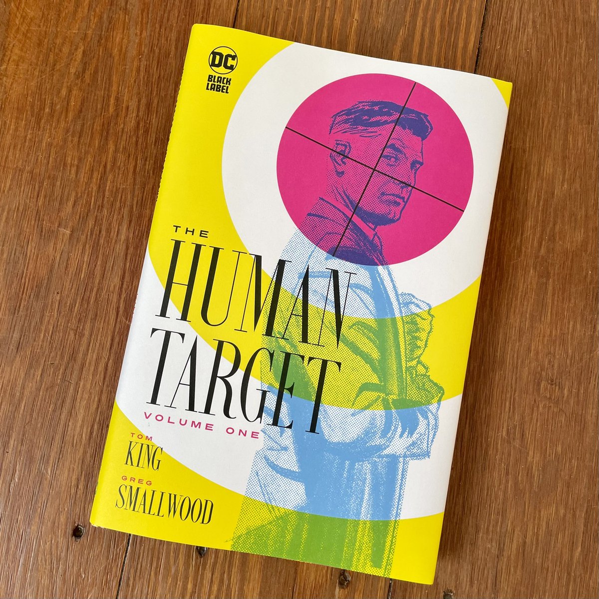BernhardPiroska's tweet photo. A timeless mystery thriller👌
👉 #HumanTarget Vol.1 
by master storytellers @TomKingTK and @SavageSmallwood
Enjoy! 👍
—
© @DCComics
—
#DCComics #dcblacklabel #comics #comicart #justiceleague #justiceleagueinternational #jli #lexluthor #ice #christopherchance #readmorecomics 
—
B. https://t.co/IKM5wP11fT