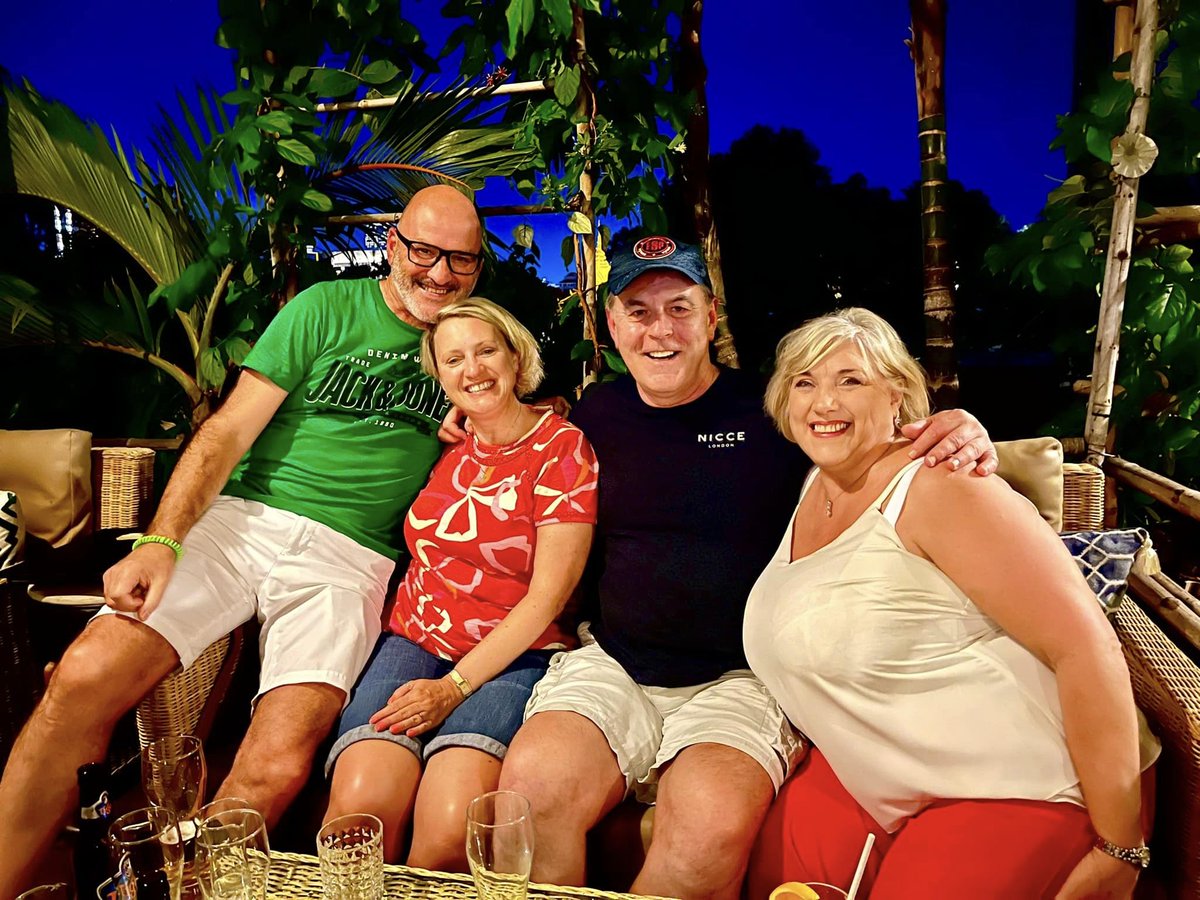 ScenicEmerald's tweet photo. It's day 2 of our #EmeraldCruises Mekong Fam trip, and our fantastic agents and sales manager, William, are having a fabulous time on board Emerald Harmony.
This evening they'll enjoy our Phnom Penh by City Lights tour and visit a distillery for a tour &amp; tasting. #EmeraldMOMENTS https://t.co/CyB9h7JWax