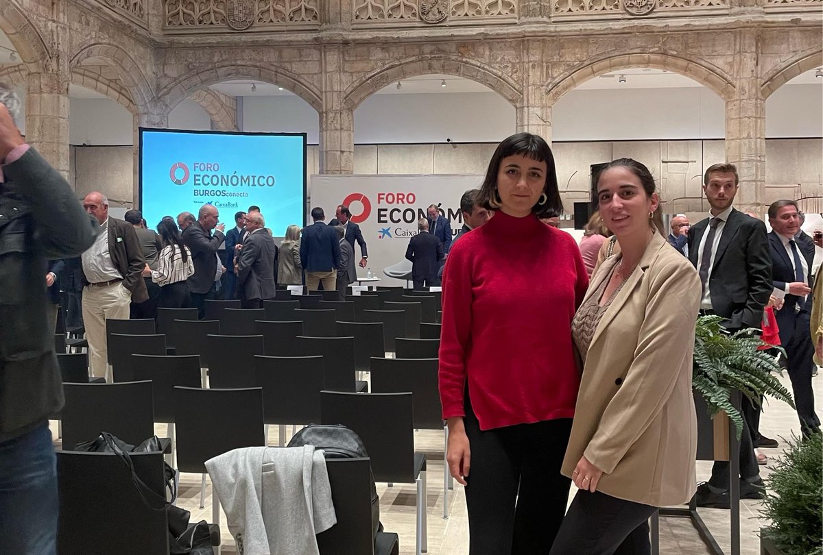ui1Universidad's tweet photo. Las 👩🏫profesoras de la 🏛️Universidad Isabel I han asistido a la conferencia del economista Juan José Toribio titulada ▶️‘La economía tras el COVID y la guerra de Europa’.
🔗Leer más: https://t.co/A7Gb4V1CHH
#UniversidadIsabelI #GradoADE #UI1 https://t.co/QHYXl24gjJ