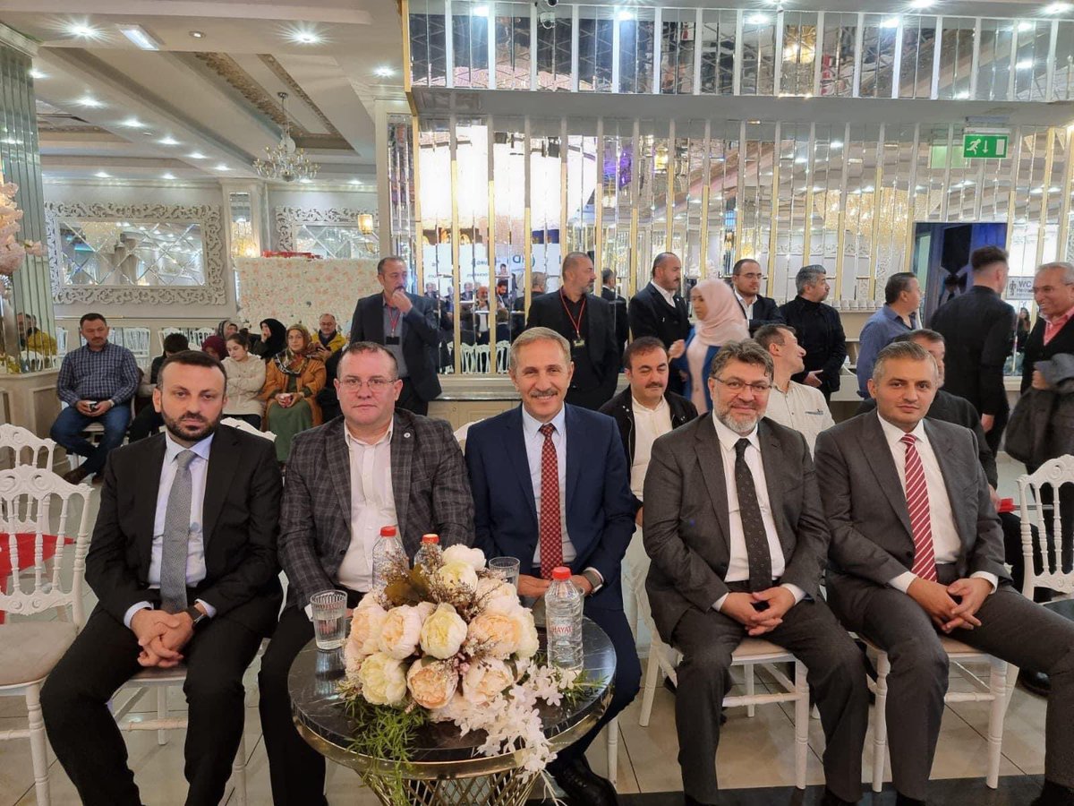UIDHamburg's tweet photo. @U_I_D @UIDHamburg @KoksalKus1 @ragip_corakli @mnihat1 Uluslararası Demokratlar Birliği UID Hamburg Bölge teşkilatımızın Kültür ve Sanat etkinlikleri kapsamında organize ettiğimiz Uğur Işılak Konseri dün 600 davetlimizin katılımıyla gerçekleşti. https://t.co/eFgrfVCGKJ
