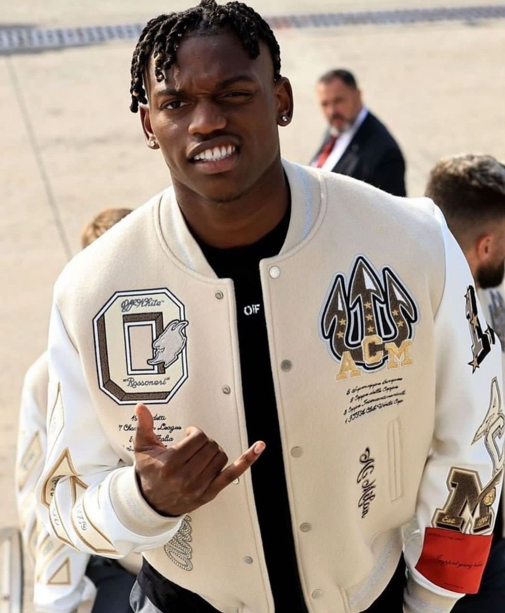 _BeFootball's tweet photo. AC Milan x Off-White 💧❤️🖤 https://t.co/mIjGNaTnAd