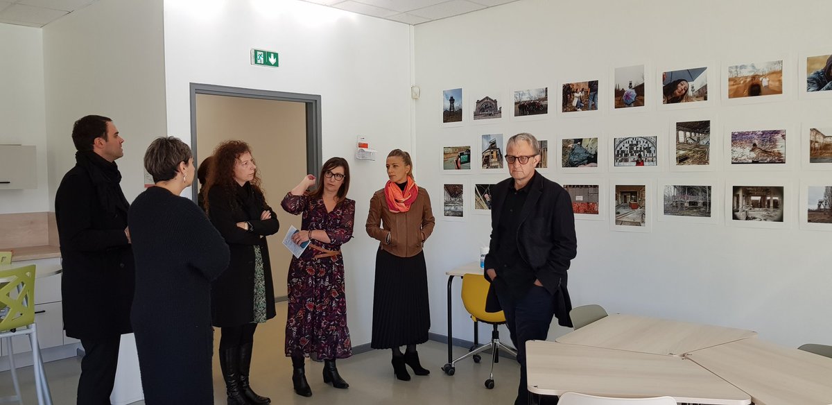 alanzeroti's tweet photo. Réunion de travail du GTP #LaboArtsNumerique avec la @dane_nancy_metz. Réflexions sur l'intégration des ressources des laboratoires numériques dans la pédagogie en arts plastiques. Mise en œuvre de la feuille de route annuelle et projet TraAM 2022-2023. https://t.co/KJCsrNHS59