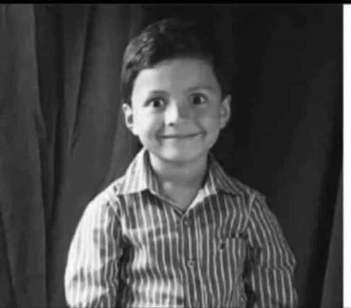 ElizbethCristi7's tweet photo. #ATENCIÓN ⛔️

ÉSTE ES EL PRESUNTO ASESINO DE GABRIEL, EL NIÑO DE 5 AÑOS HALLADO MUERTO EN MELGAR, TOLIMA.
 
Gabriel Enrique González Cubillos, padre del menor, es buscado por todas partes por las autoridades. Por favor compartir la publicación para agilizar la captura. https://t.co/9xwnwp10CA