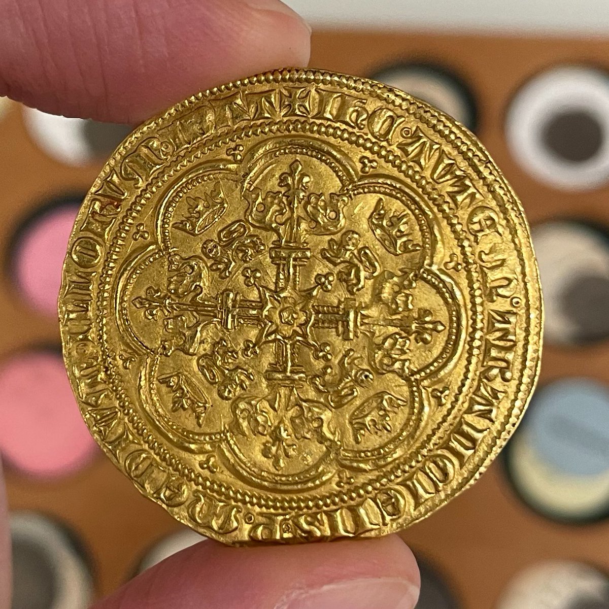I'm currently cataloguing the William Hunter collection of Scottish coins <a href="/hunterian/">The Hunterian</a>. This Noble of David II (c.1357) is a highlight. It's Scotland's 1st ever gold #coin, 1 of 4 in existence. I never thought I'd get to hold one #NumisChat #Numismatics #ScottishHistory #Coinage