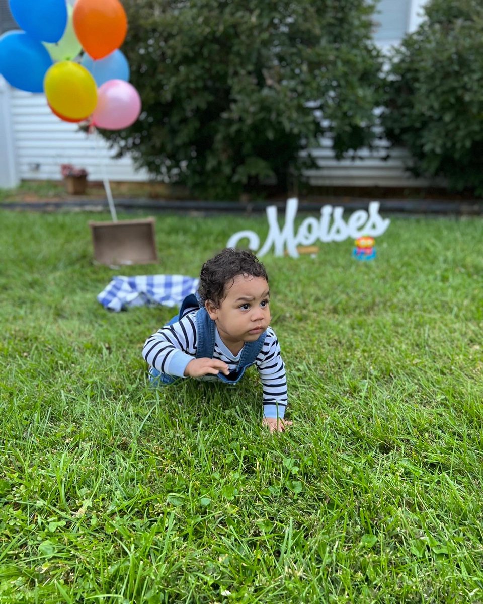 Maciel0223's tweet photo. Dios bendiga grandemente tus pasos 🙏🏽 #HBD #ONE 🥳🥳🥳 https://t.co/KDACp4xE0l