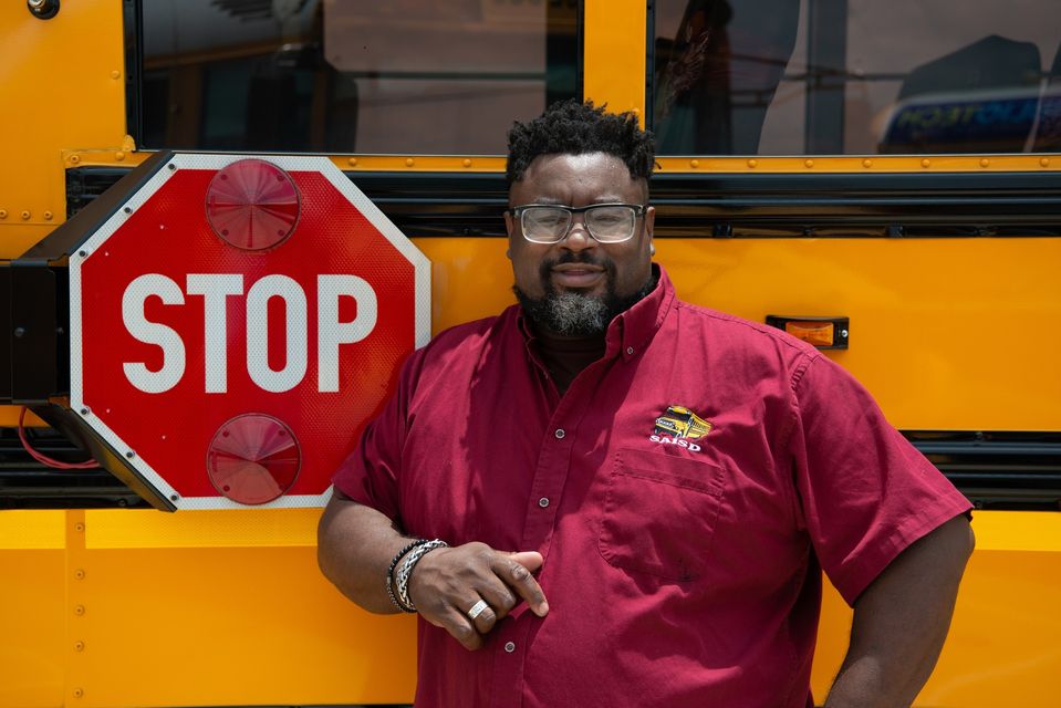 Join us tomorrow for an in-person job fair for bus drivers from 10 a.m. to noon at 418 Roland Ave. 
forms.gle/npThCpEhKMkRAE…
Acompáñenos mañana para una feria laboral en persona para conductores de autobús de 10 a.m. a mediodía en 418 Roland Ave.
<a href="/WSASanAntonio/">Workforce Solutions Alamo</a>