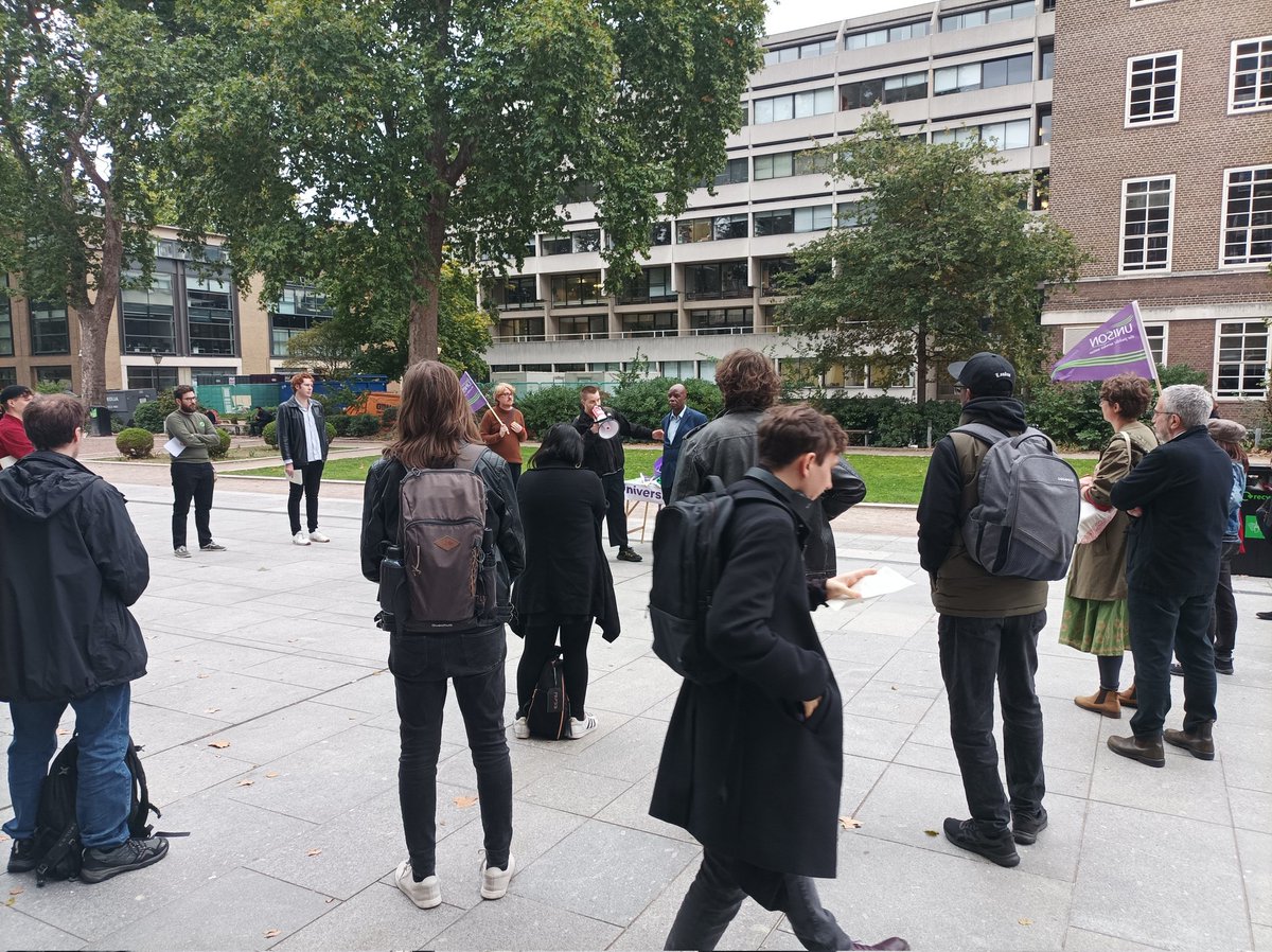 Rally is on!

Speakers from <a href="/SOASUNISON/">SOAS UNISON</a> <a href="/BirkbeckUCU/">Birkbeck UCU</a> <a href="/IWGBUoL/">IWGB Universities of London</a> and more

Feeling the solidarity ✊