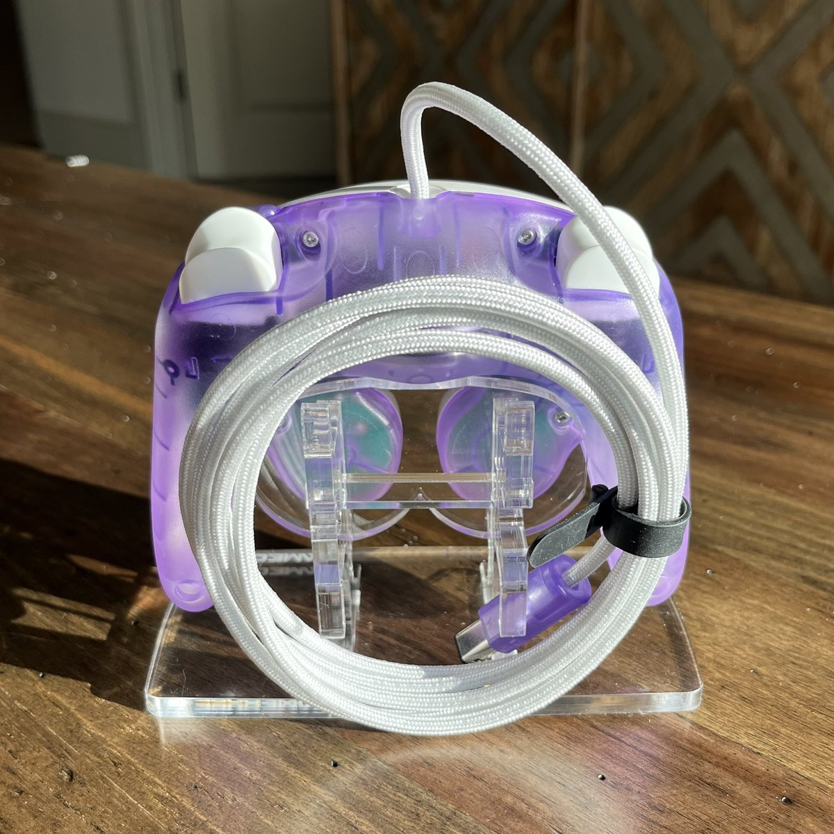 NPGControllers's tweet photo. Phob build 👀
- Paracord liquid cable by me
- Backshell by @CrystalCactusAZ 
- Triggers by @LevCustoms 
- Buttons by @KoalaKat_ 
- C stick by @Skinner_Koopa 
- Plug cover by KeySlayer
- Stabilized buttons
- Lubed stickboxes and triggers https://t.co/RUJwvQqSOf