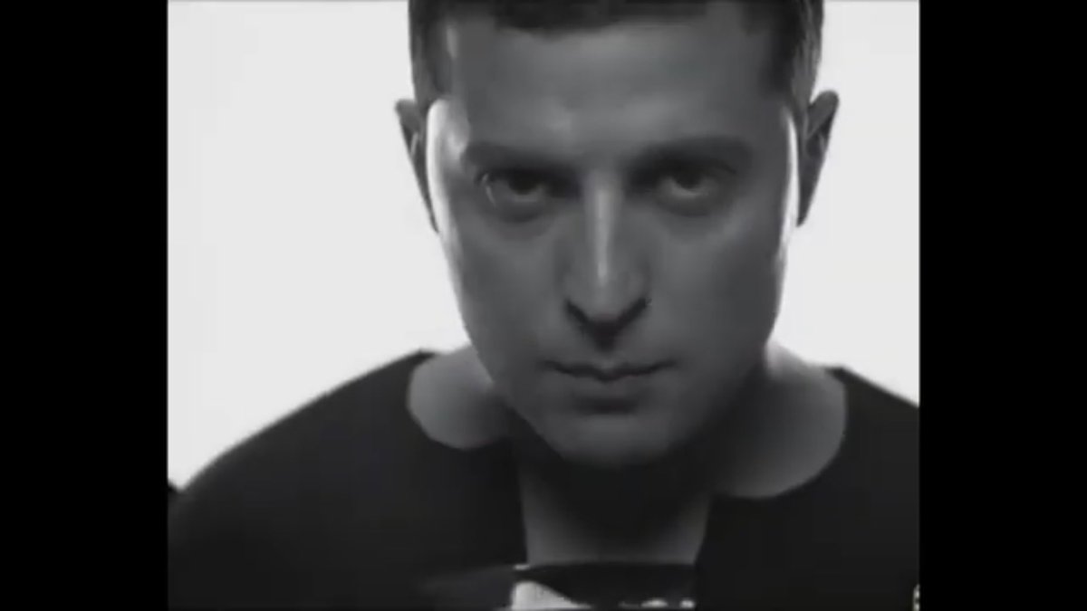 B-Movie Actor Zelensky dancing on High Heels 

Have you ever seen such a Jerk 😂

m.youtube.com/watch?time_con…