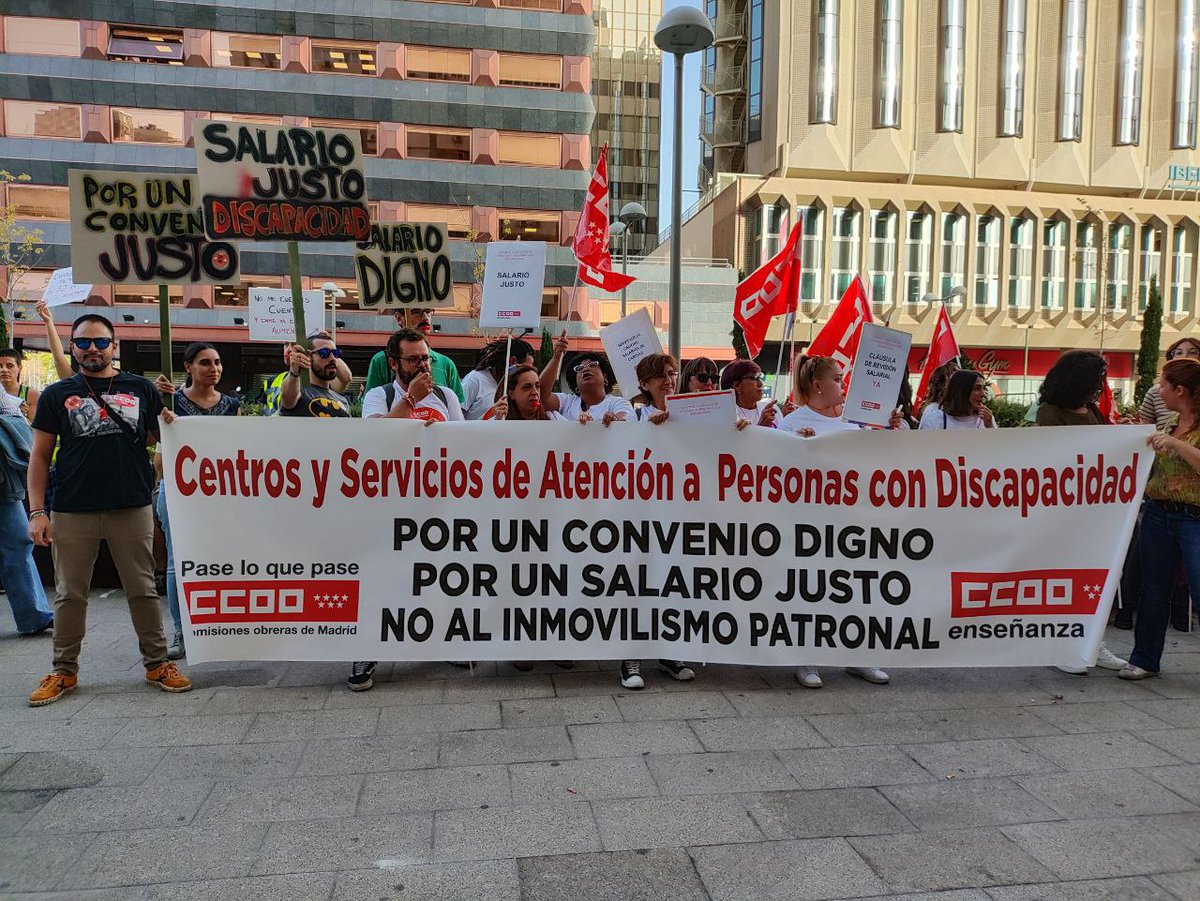CCOOEducaMa's tweet photo. #EstáPasando📸
🗣¡¡El sector está en lucha!!
Los trabajadores y las trabajadoras de los Centros de Educación Especial, los Centros Especiales de Empleo y los centros de atención a personas con discapacidad salimos a la calle en defensa de nuestros derechos. https://t.co/G4954nRWQS