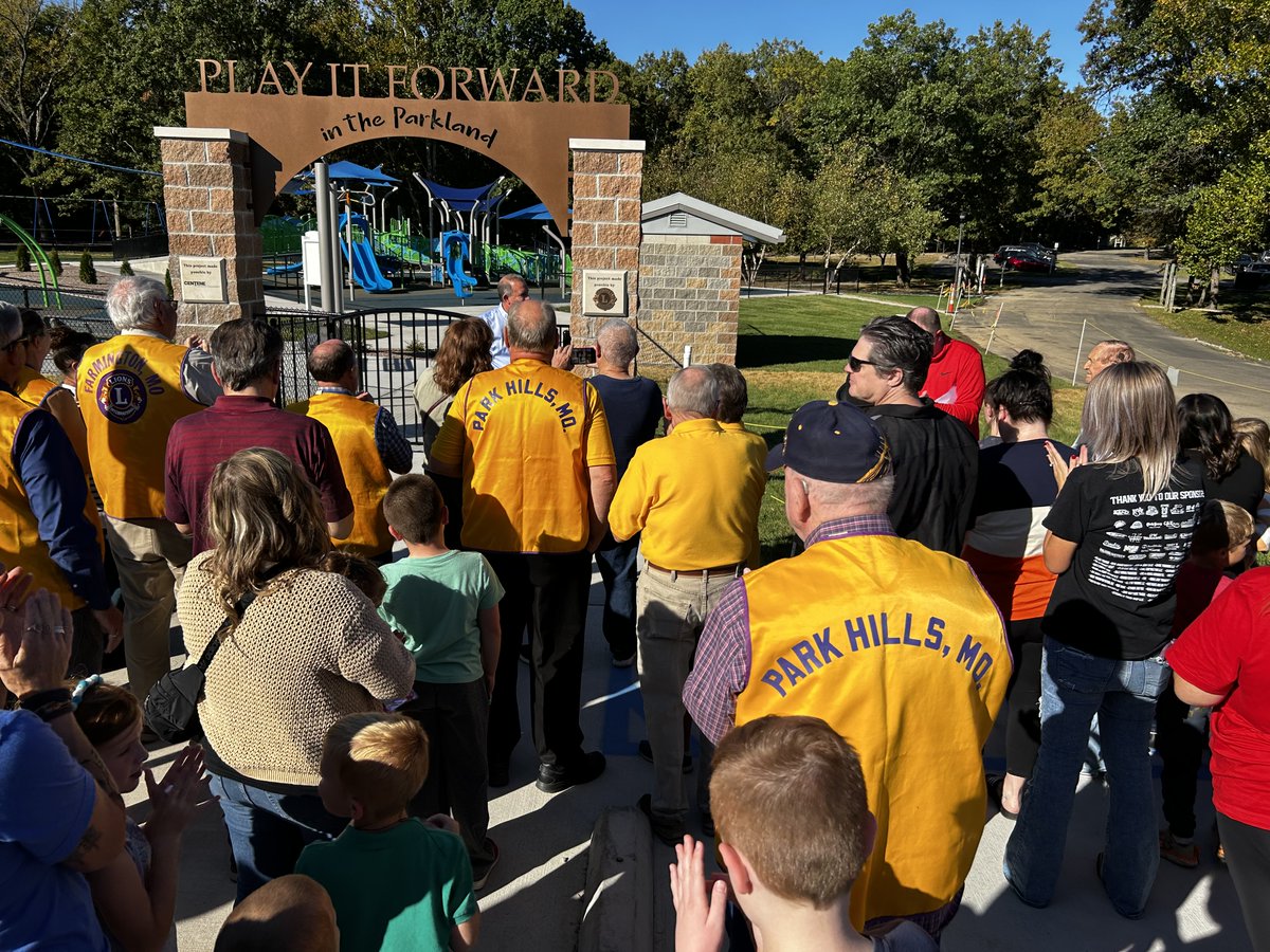 CunninghamRec's tweet photo. Congratulations on a successful ribbon cutting for the long-awaited inclusive "Play It Forward" Playground in Farmington, MO. The local community came together and made this happen. #inclusiveplaygrounddesign #InclusionMatters #InclusivePlay #Community #Inclusion @gametimeplay https://t.co/DHOc4INkZ6