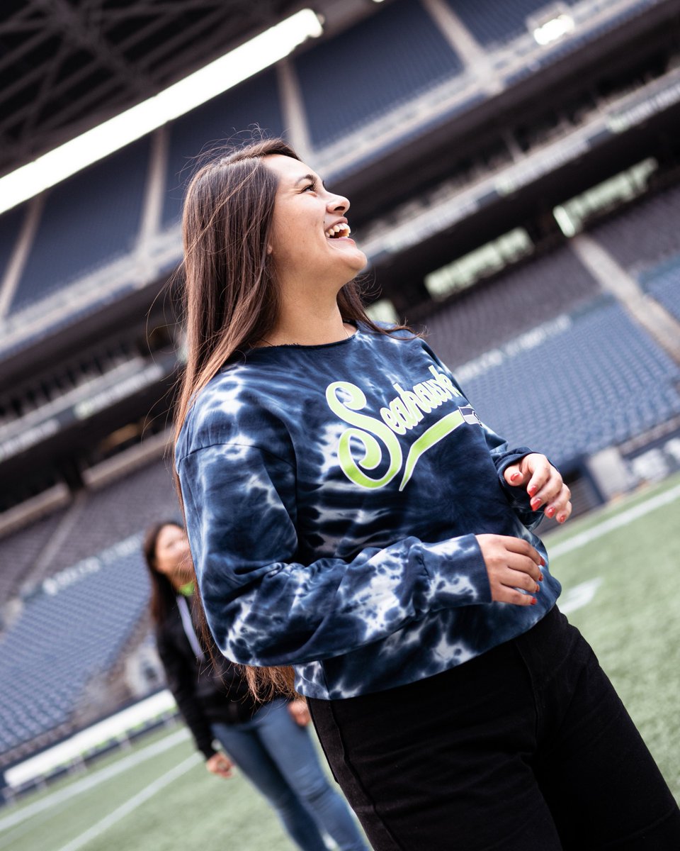 SeahawksProShop's tweet photo. On Tuesdays, we wear tie-die. 🤩 Shop now and don't miss out!
#SeahawksStyle x #GoHawks https://t.co/NxXg9C5XLA