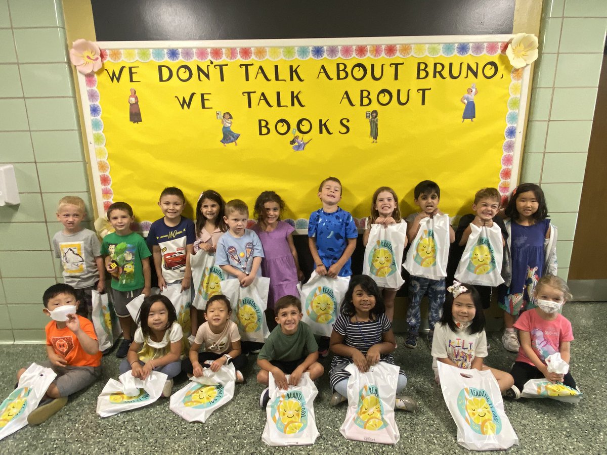 POBSRLIBRARY's tweet photo. Kindergarten is excited for National Book Month! @POBSchools @BWileyPOB @StratfordPOB @MrsPsihogiosPOB @Poblibraries https://t.co/qQvtM3MEql