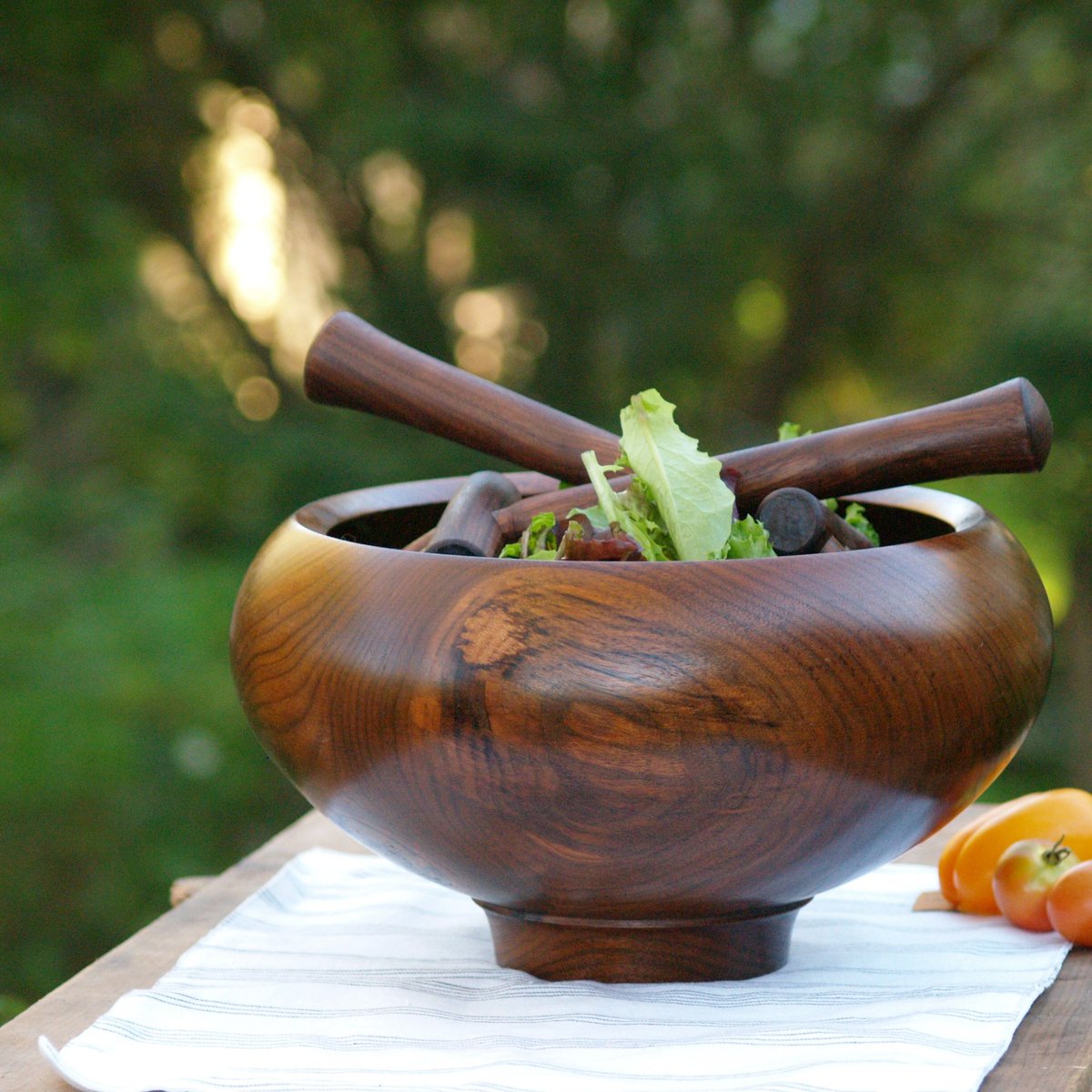 BrendaTWatts's tweet image. Word has it that some Black Walnut trees fell with Fiona. Please do not use them for firewood. I made a number of these large bowls from both walnut and elm blocks after Juan. Ask a woodworker if they could use the wood. I would use it!