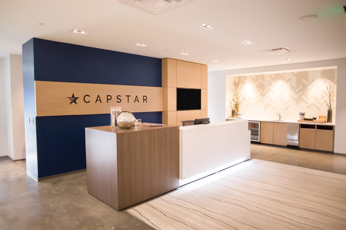 CumberlandMill1's tweet image. In 2016, we completed work at one of the CapStar Bank locations in downtown Nashville. From the breakroom/kitchen cabinets and island table to the stunning reception area, the whole project turned out elegant and stunning!
#commercialconstruction #architecture #customarchitecture