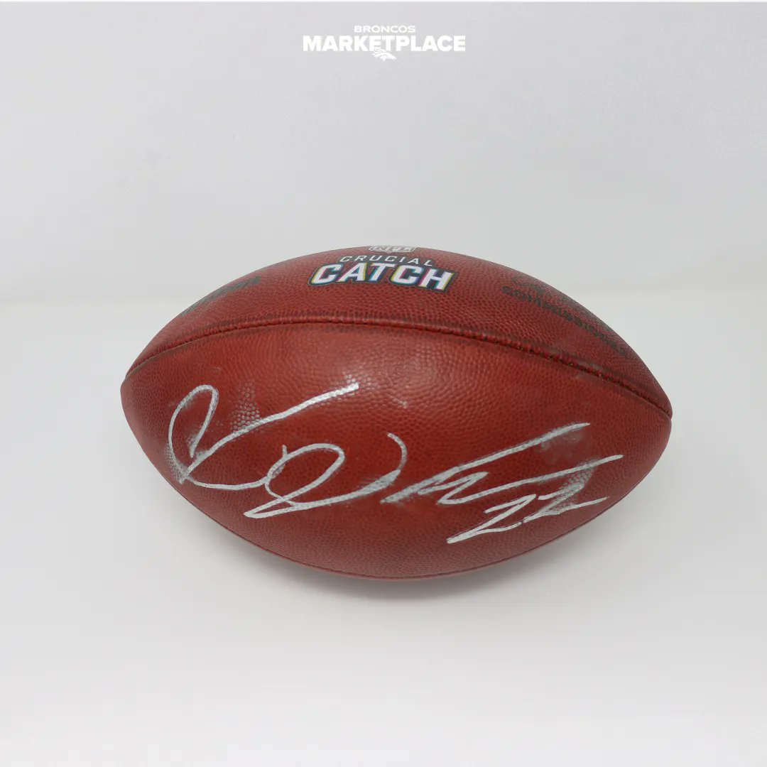 BroncosOffField's tweet image. This month @Broncos Marketplace features #CrucialCatch themed auction items in honor of the NFL initiative which aims to help more people catch cancer early. 

5️⃣ new items are up at dbron.co/marketplace‼️