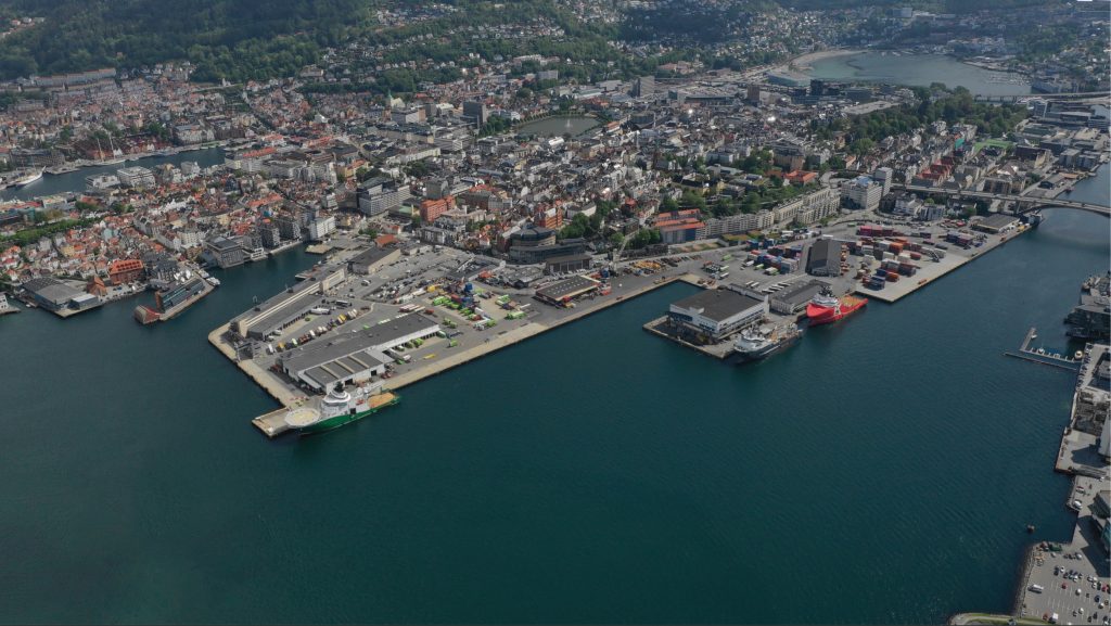 BNorwegen's tweet image. Dokken in Bergen ist eines von drei Pilotprojekten von ELEXIA, einem 100-Millionen-EU-HORIZON-Projekt unter der Leitung des norwegischen Forschungsinstituts NORCE© Gemeinde Bergen

Bergen, 4. Oktober 2022.  #Bergen #ELEXIA #NORCE

businessportal-norwegen.com/2022/10/04/nor…