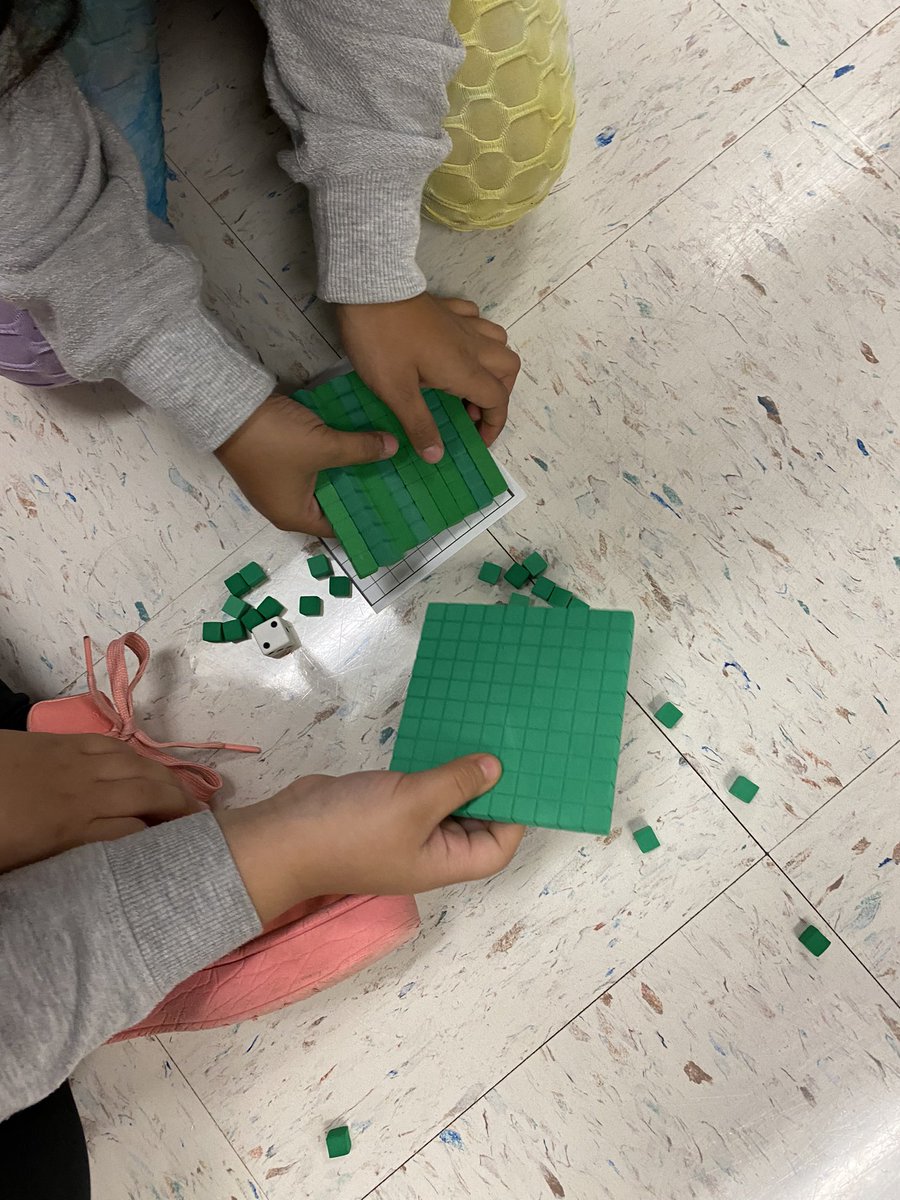 carolinesanner_'s tweet photo. 2nd grade students were racing to 100 and exploring the relationship between ones/tens and tens/hundreds to kick off place value @ForestGroveES https://t.co/C7fPaarLLM