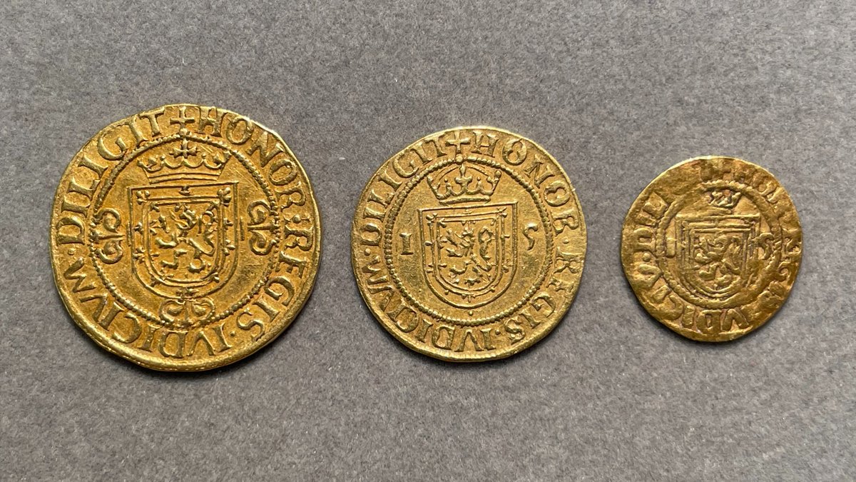 CMaclean96's tweet photo. The 1539 version of the James V Ducat is the first #coin to be struck in the British Isles that bears a date. #NumisChat #Numismatics #Coinage #ScottishHistory #Coins https://t.co/XIOw8MIhQz