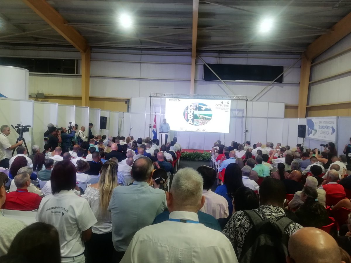 MitransCuba's tweet photo. Durante las palabras de inauguración @E_RdgzDavila expresó que el evento es un marco para la apertura de nuevas oportunidades de negocios, crear alianzas,  posibilidad de ampliar exportaciones y aprovechar nuevas tecnologías. https://t.co/noX0PJdLE3