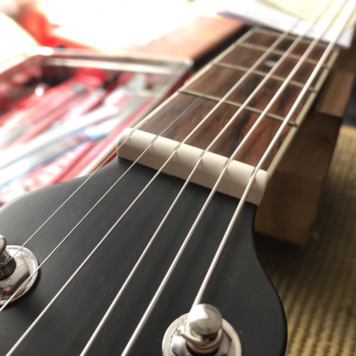 ABGuitartech's tweet photo. Im back at it so here’s a custom made top nut on an old bowl back Applause.
#applause #bowlback #acoustic #acousticguitar #guitartech #guitartechnician #guitarrepair #guitarrepairs #guitarworkshop #topnut #bonetopnut https://t.co/BVTNzLOY3K