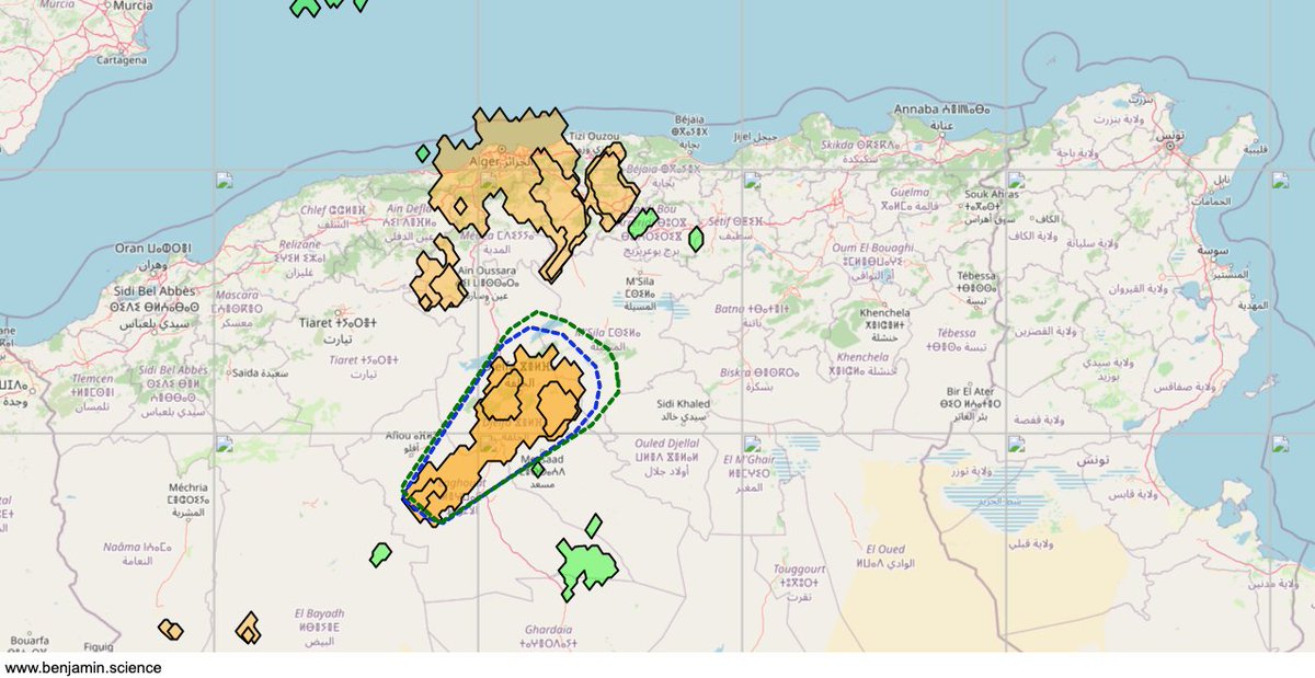 BenjaminMeteo's tweet photo. Lack of #thunderstorms over Europe, but on the other side of Mediterranean sea they are very active. Check out these over #Algerie. #Benjamin app https://t.co/p7osDGBsAF
