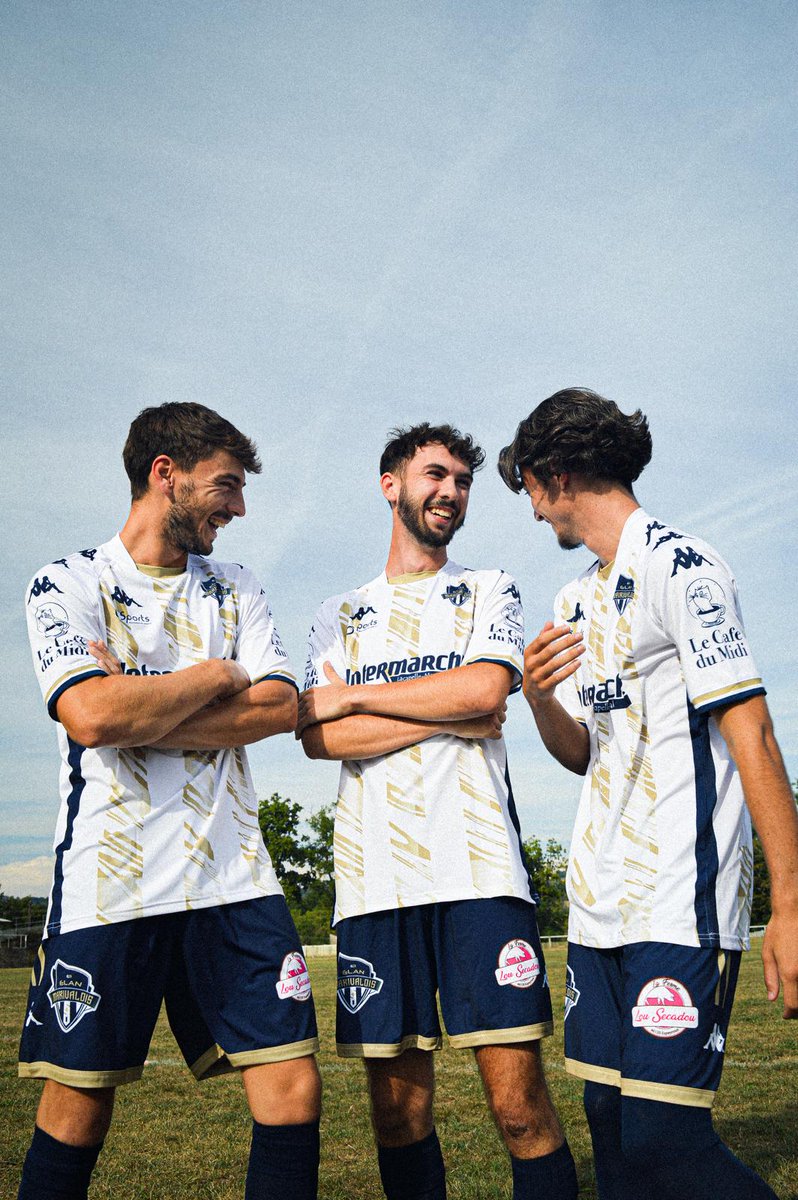 Nouvelle saison et nouveau maillot extérieur pour l'Elan Marivalois 🔥 
Très heureux de les accompagner et de prouver qu'on peut aussi faire des designs personnalisés au niveau Régional 🙏 
N'hésitez pas à me contacter 😎