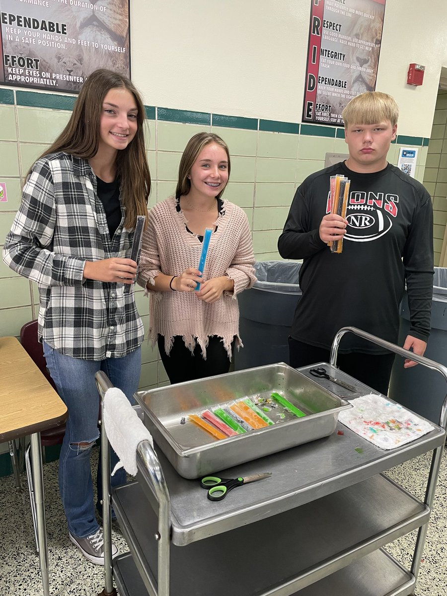 NRHSHOPE's tweet photo. @NREVSD @NewRichmondHS Hope Squad having popsicles with NRMS Students for National Bullying Prevention Month.”Stop Bullying and Bring Hope” #MentalHealthMatters https://t.co/comM28tiCh