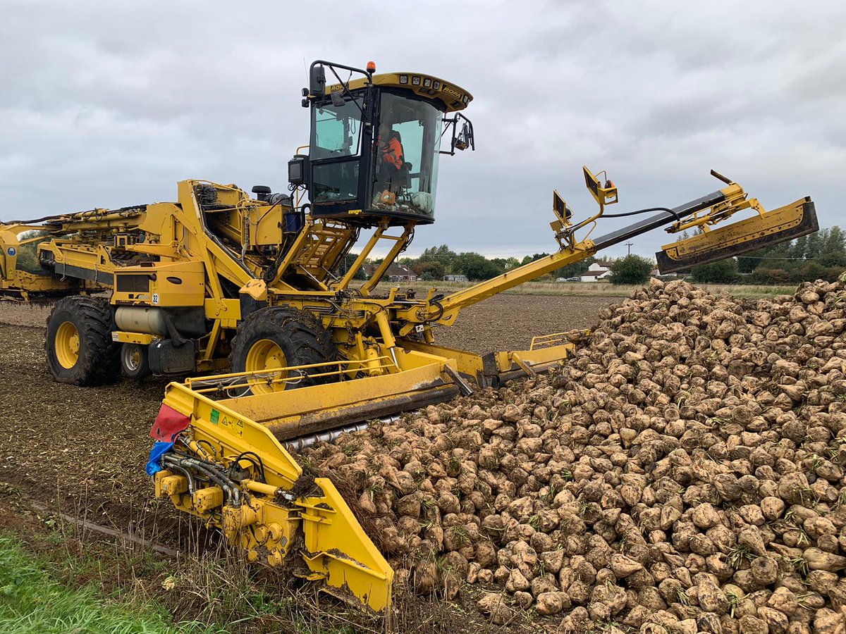 RHANews's tweet photo. We're loaded up and on our way. A huge thank you to @RogerWarnes and @BritishSugar for your support. #NationalLorryWeek https://t.co/wboCtL8SZT