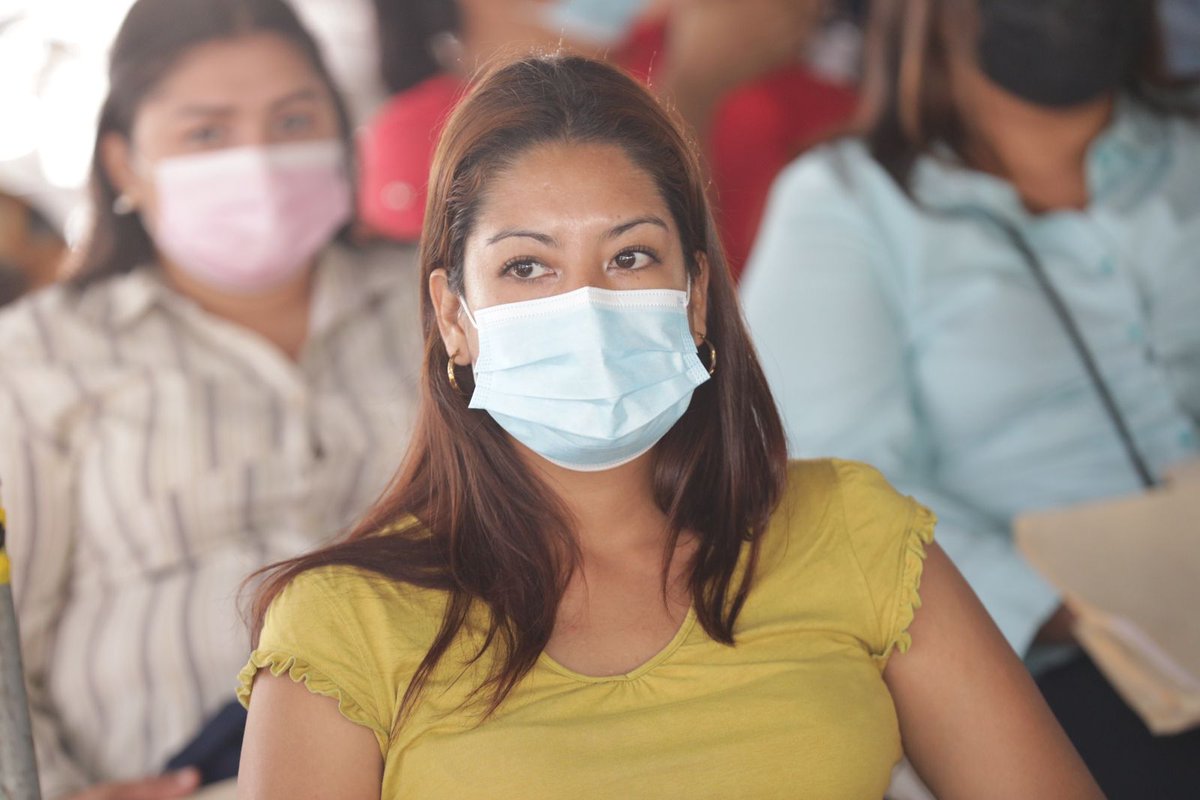 "Estamos trabajando junto con diferentes empresas para brindar oportunidades de trabajo digno y cada día se suman más". Ministro de Trabajo, <a href="/RolandoCastroSv/">Rolando Castro</a>. #MadresSolteras 👩🏻‍🍼más de 300 serán beneficiadas