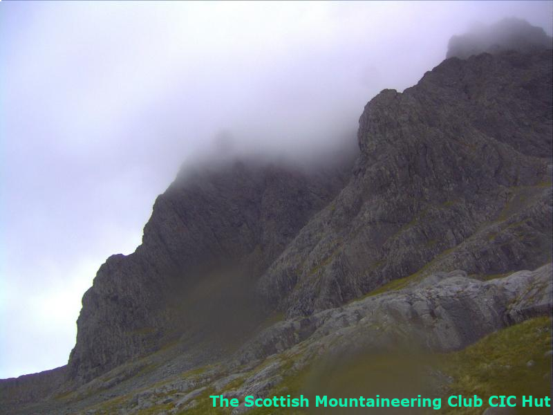 cicwebcam's tweet photo. #cichut #northface #bennevis #mountaineering Current weather. 7.64C, humidity 82%, recent gust 14mph, direction W https://t.co/8GS2n7arJ4