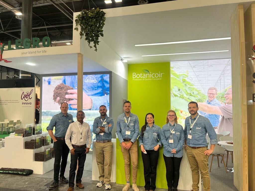 BotanicoirLtd's tweet photo. We’ve had a fantastic first day at #FruitAttraction! 

Thanks to all those who visited us.

We’re here for the next two days on stand number 10C14 in Hall 10 - come and meet the #Botanicoir team to discuss your #cococoir growing needs. https://t.co/ntkg906Drz