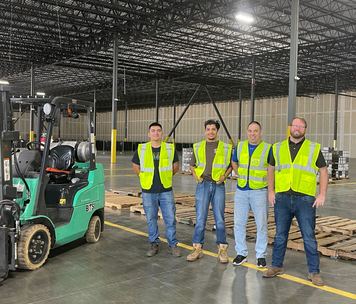 Excargo's tweet photo. This week we are getting moved in and aligned at the new warehouse space. All smiles from our team this week! ☺️ #teamExcargo #drayage #transloading #warehouse https://t.co/hRF1bFVPDD