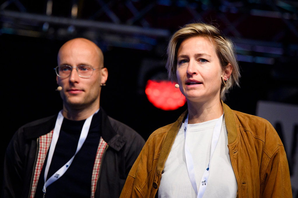 tincon's tweet image. Anne und @DDonschen haben schon einige 
@Y_Kollektiv Reportagen über Drogen gemacht. Auf der TINCON @Reeperbahn_Fest haben sie aber nicht nur über die (il)legalen Subtanzen aufgeklärt, sondern auch das Teilnehmer:innen-Wissen getestet. 
Das ganze Quiz 👉 youtu.be/_WpvoTBiCyE