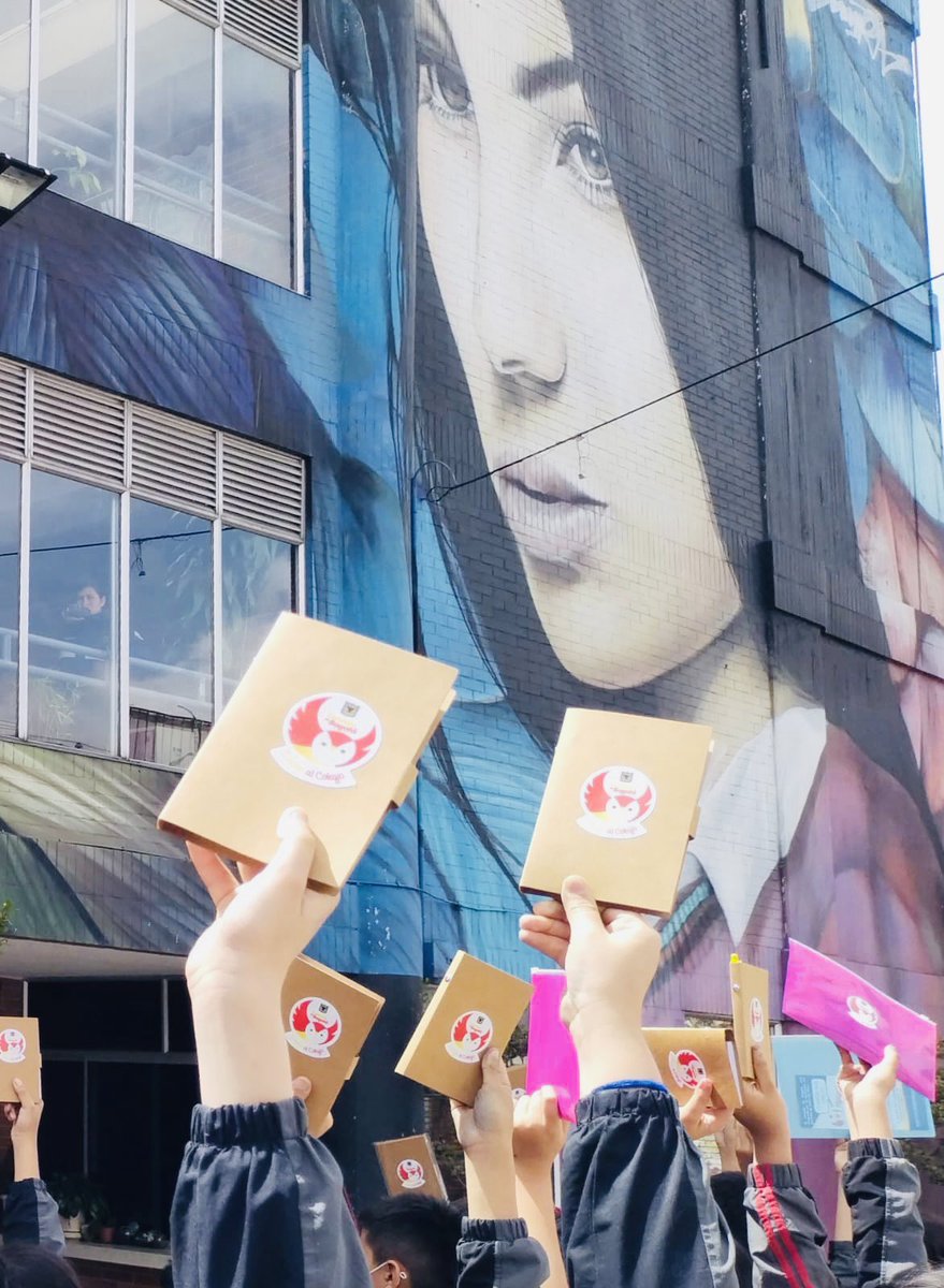 DemoLabCA's tweet image. Nuestros niños, niñas y jóvenes de los colegios de Bogotá disfrutan las jornadas lúdicas que realiza #ConcejoAlColegio, formándose como líderes para el futuro de la capital y aprendiendo sobre el @ConcejoDeBogota